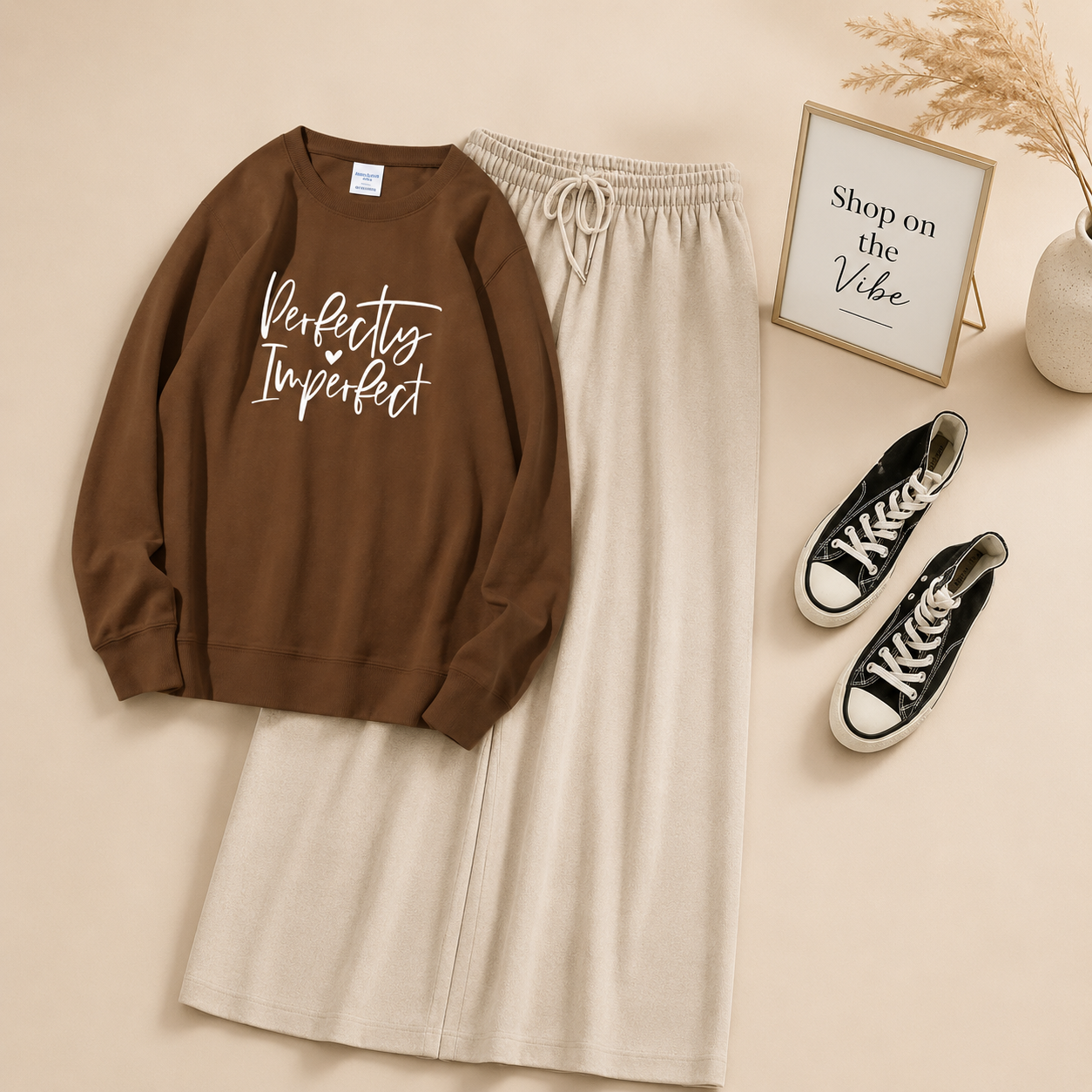 PERFECTLY IMPERFECT BROWN SWEATSHIRT WITH BEIGE FLAPPER