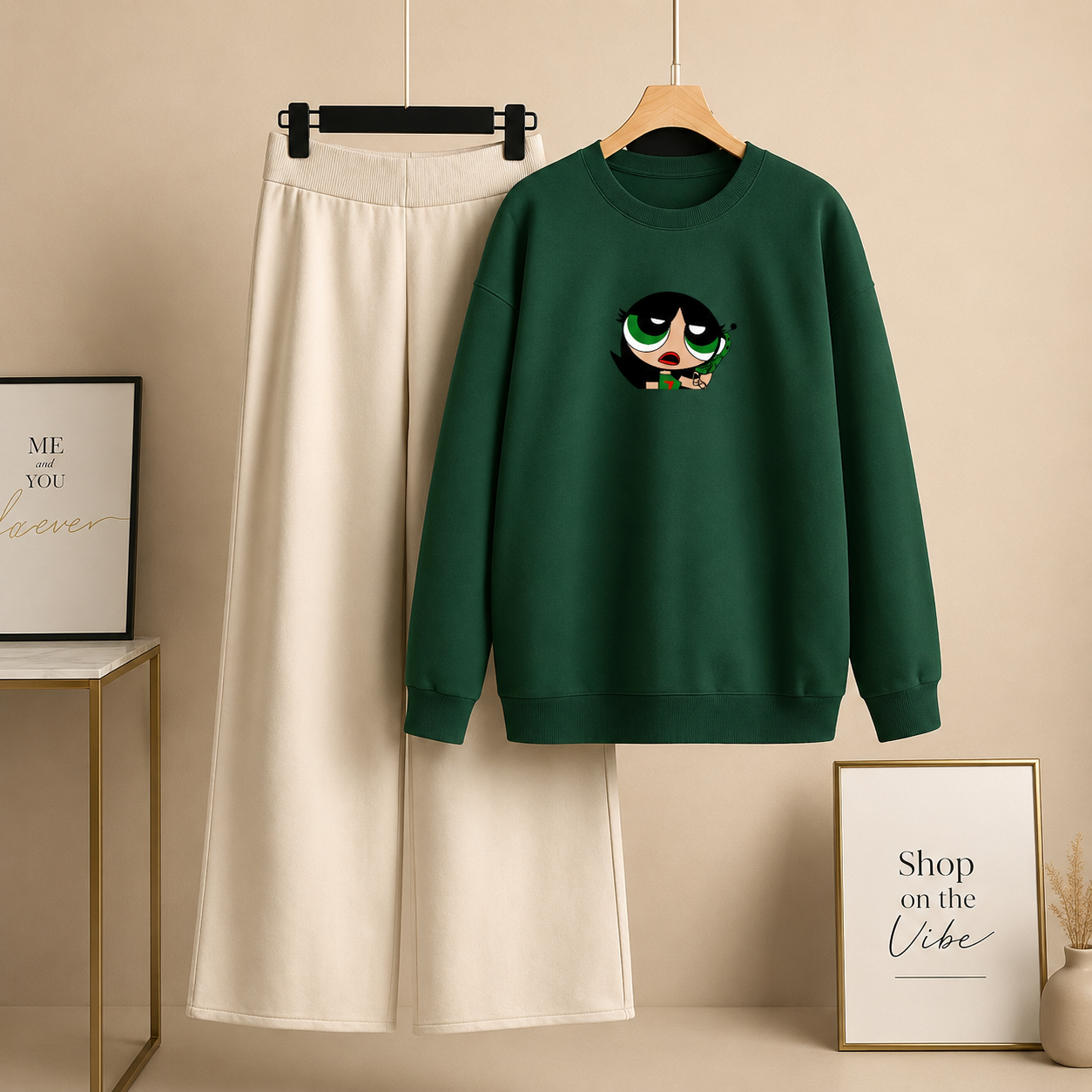 BOTTLE GREEN SWEATSHIRT GREEN POWERPUFF WITH BEIGE FLAPPER