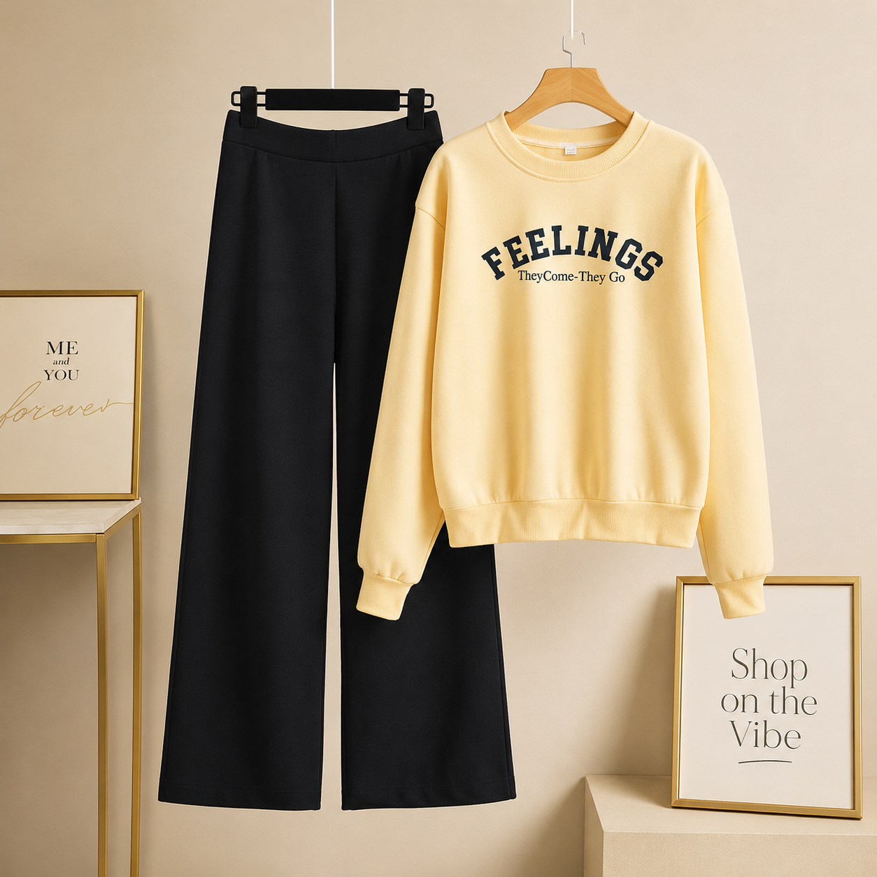 CREAM SWEATSHIRT FEELINGS WITH BLACK FLAPPER