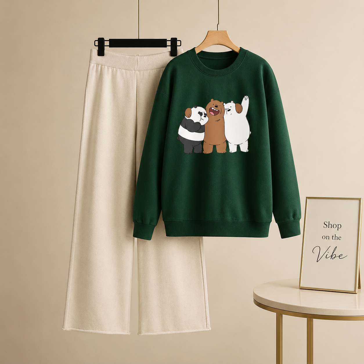 BOTTLE GREEN SWEATSHIRT BEAR TOGETHER WITH BEIGE FLAPPER