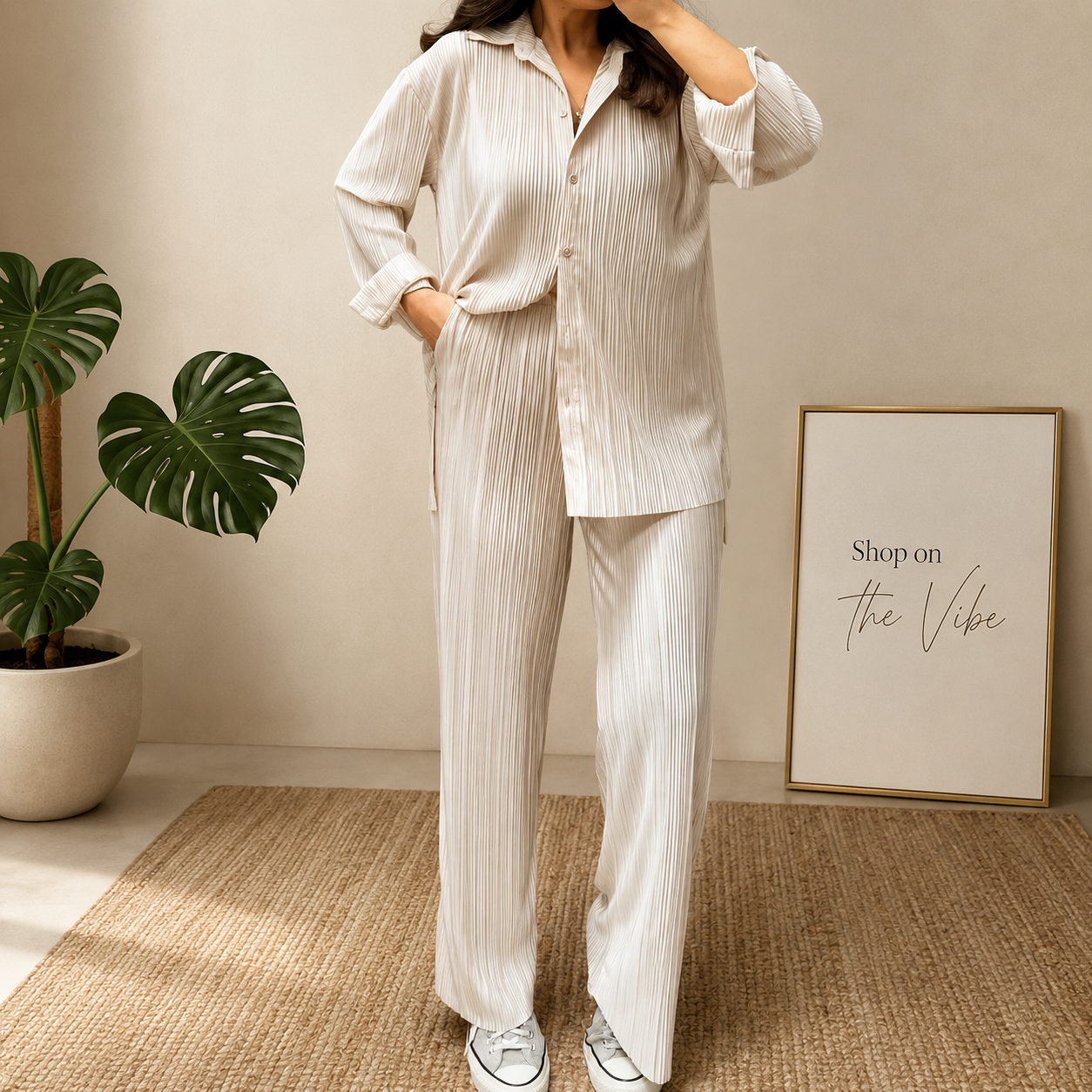 WRINKLE OUTFIT CHECK (OFF-WHITE COLOR)