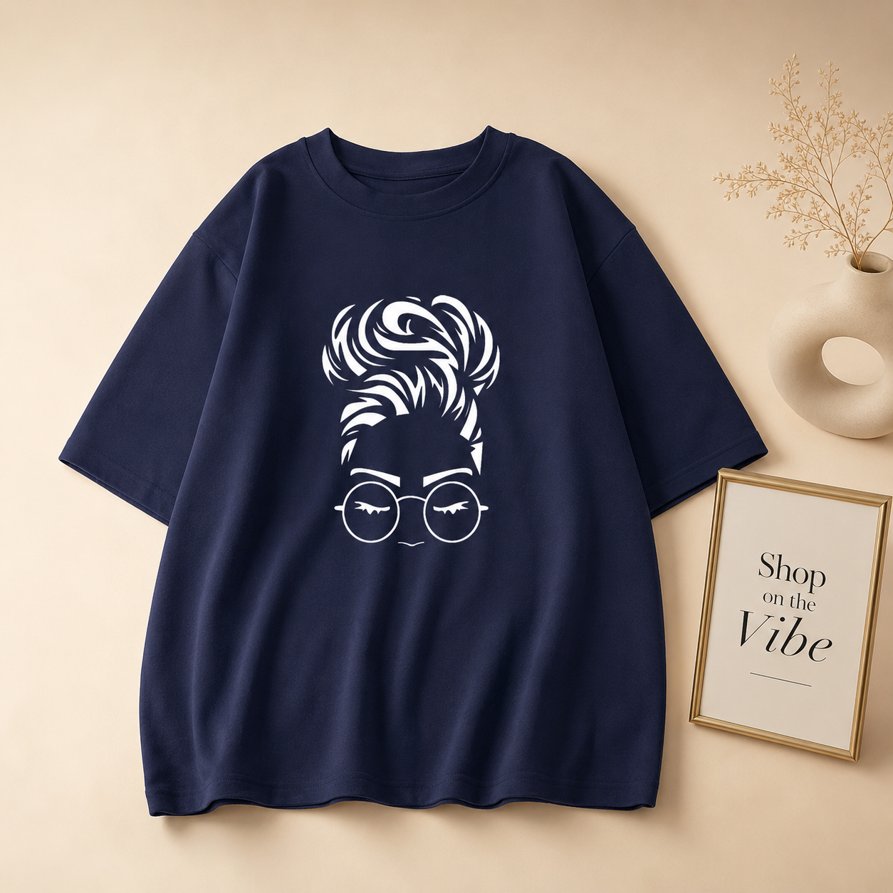 NAVY BLUE TEE HAIRY BUN GIRL